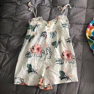 URBAN OUTFITTERS ROMPER